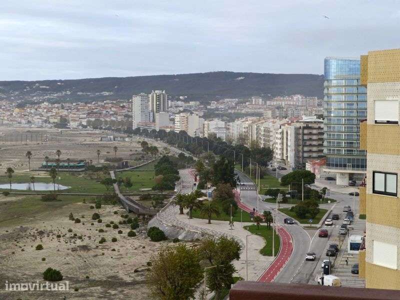 OPORTUNIDADE ÚNICA – Elegante T1 situado na 1ª linha frente ao mar
