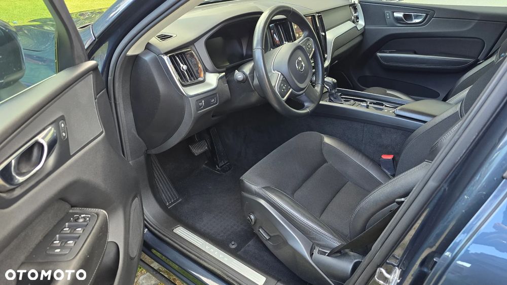 Volvo XC 60 D4 Momentum - 9
