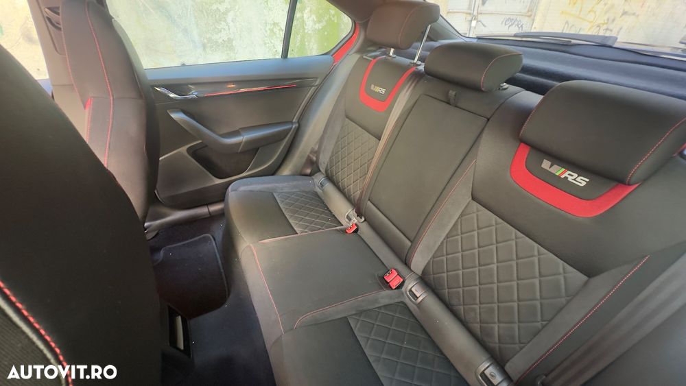 Skoda Octavia 2.0 TDI DSG RS - 11