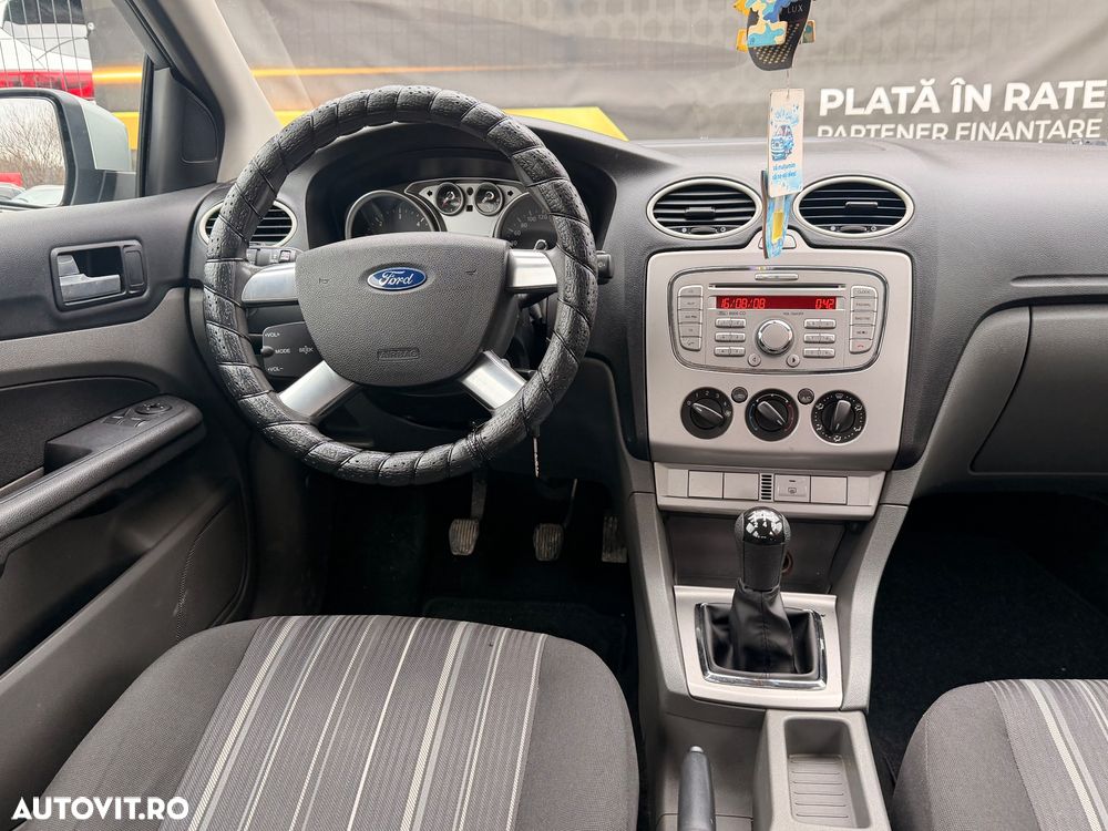 Ford Focus 1.6 TDCI DPF Style - 6