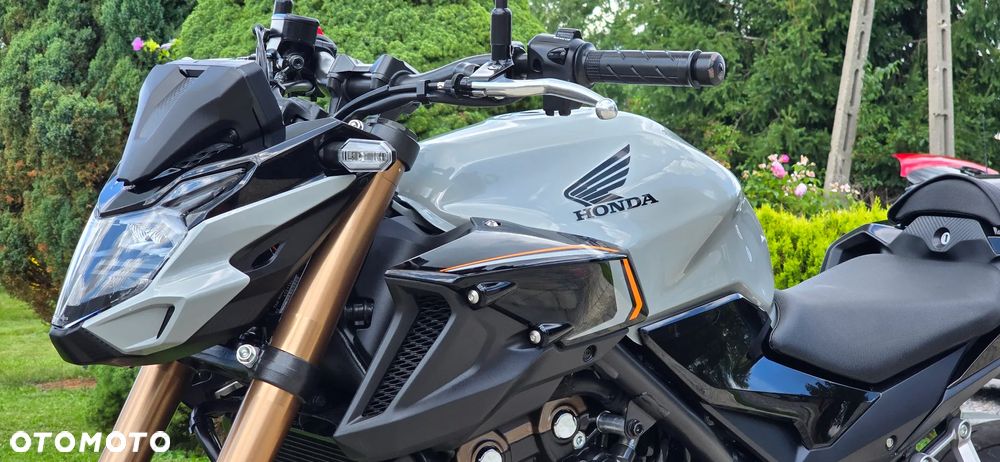 Honda CB - 8