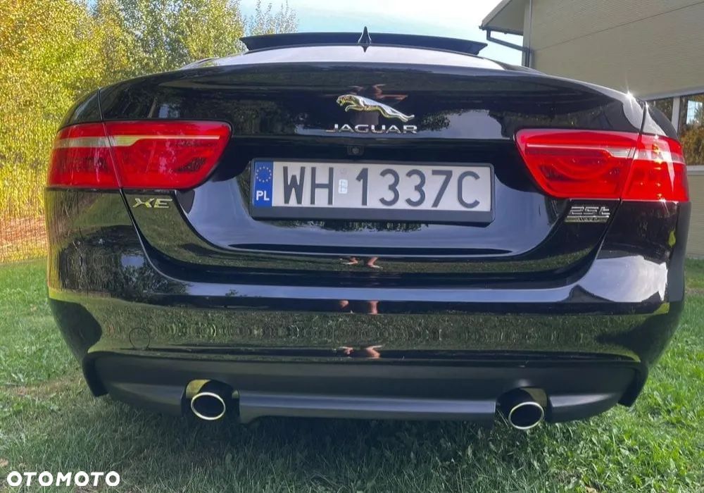 Jaguar XE 25t AWD Pure - 5