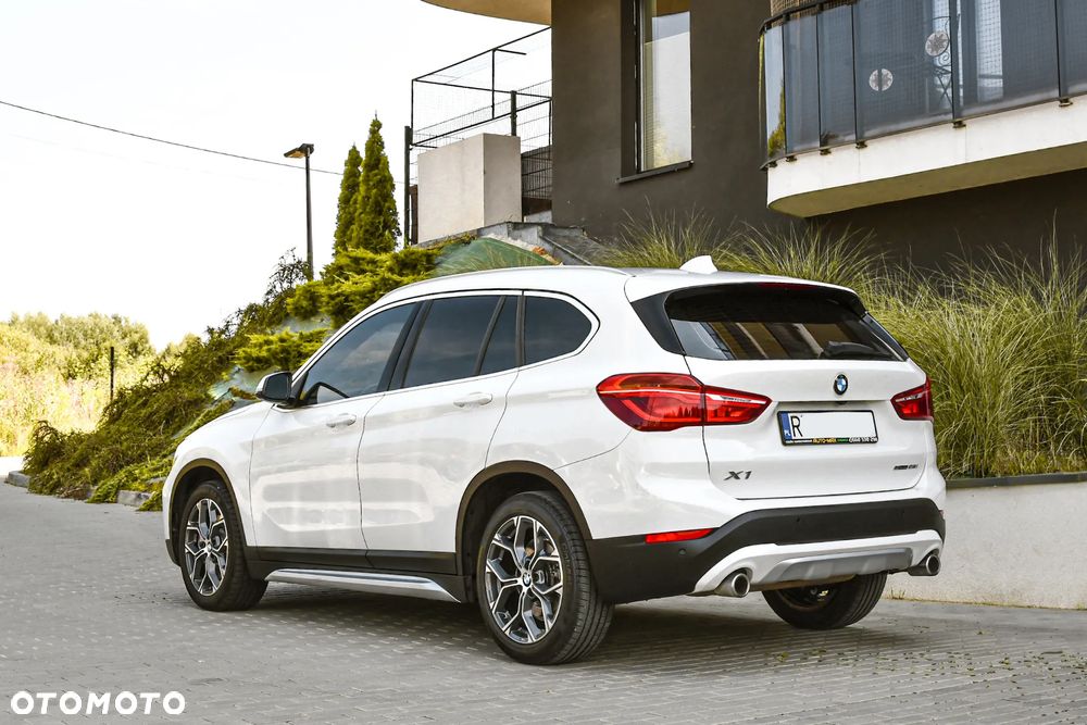 BMW X1 xDrive25i M Sport - 4