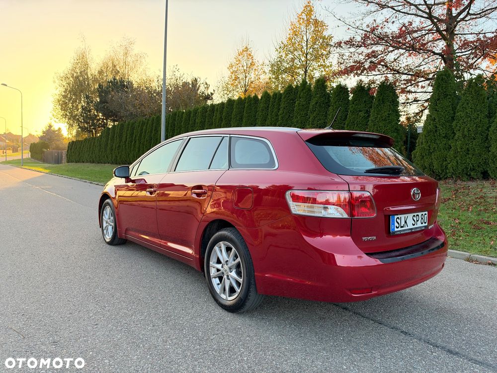 Toyota Avensis 2011 photo 4