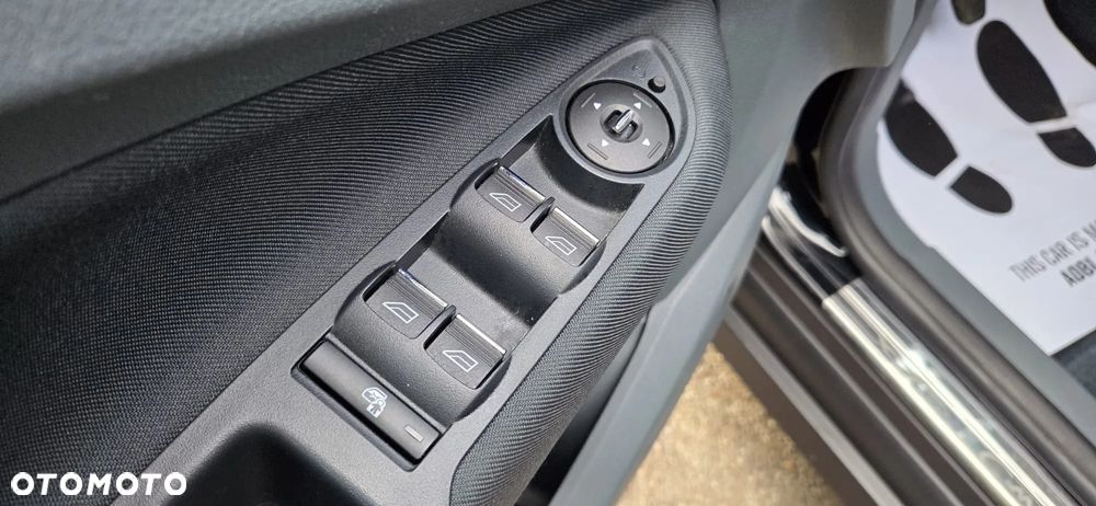 Ford Grand C-MAX - 32