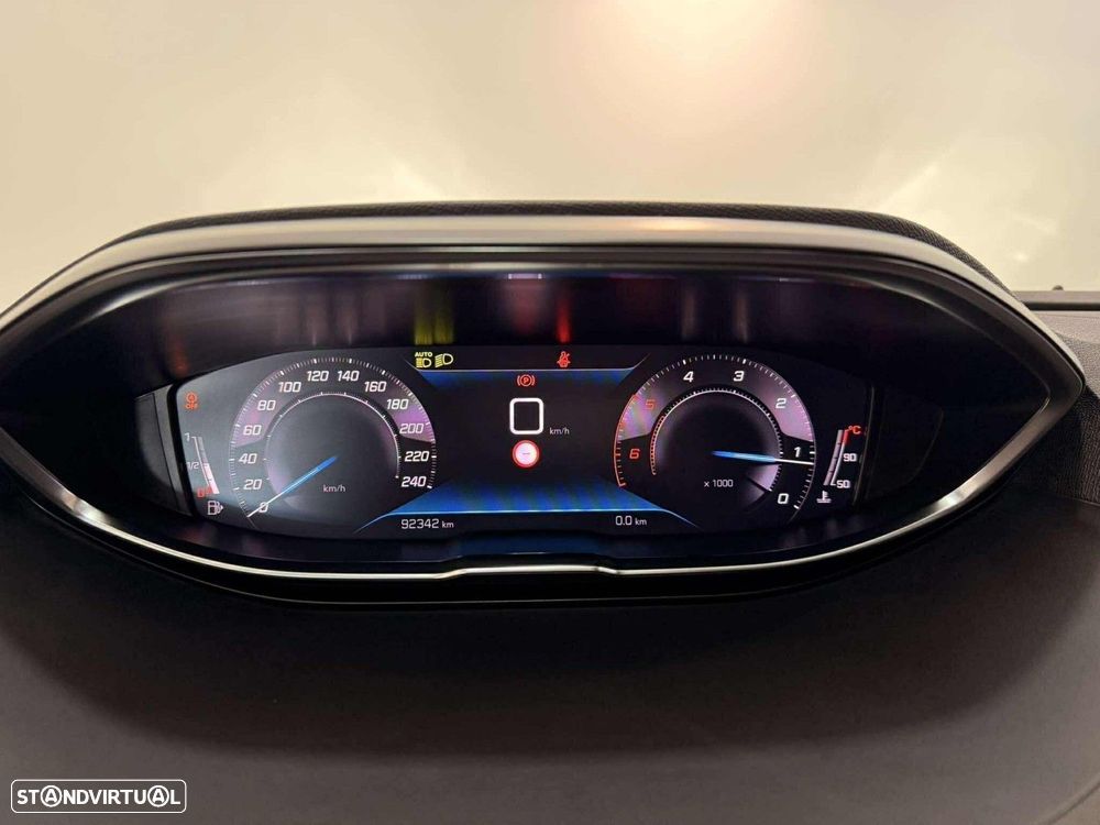 Peugeot 3008 1.5 BlueHDi Allure Pack - 17