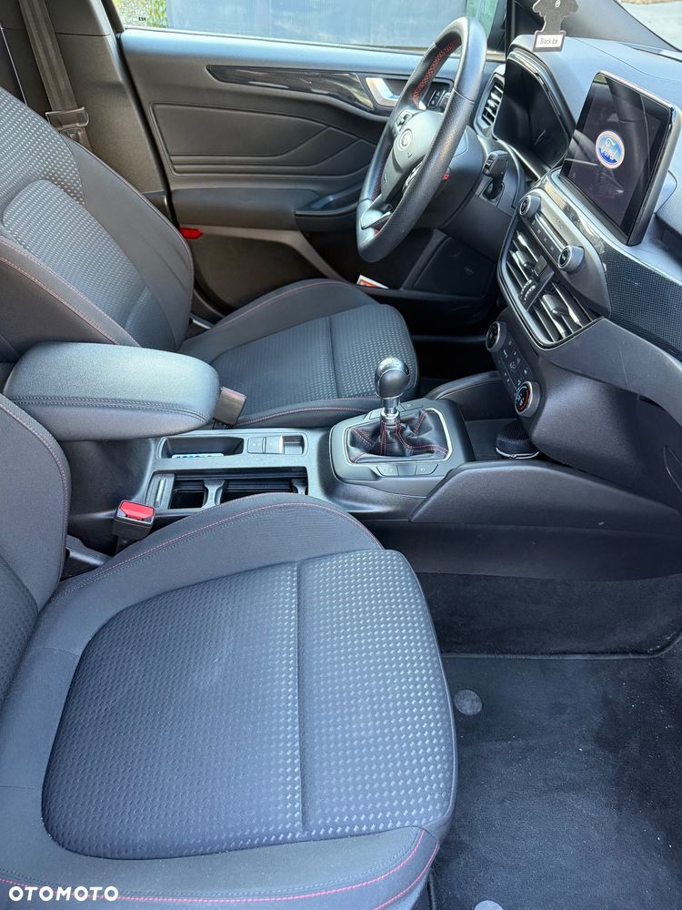 Ford Focus 1.5 EcoBoost ST-Line - 15