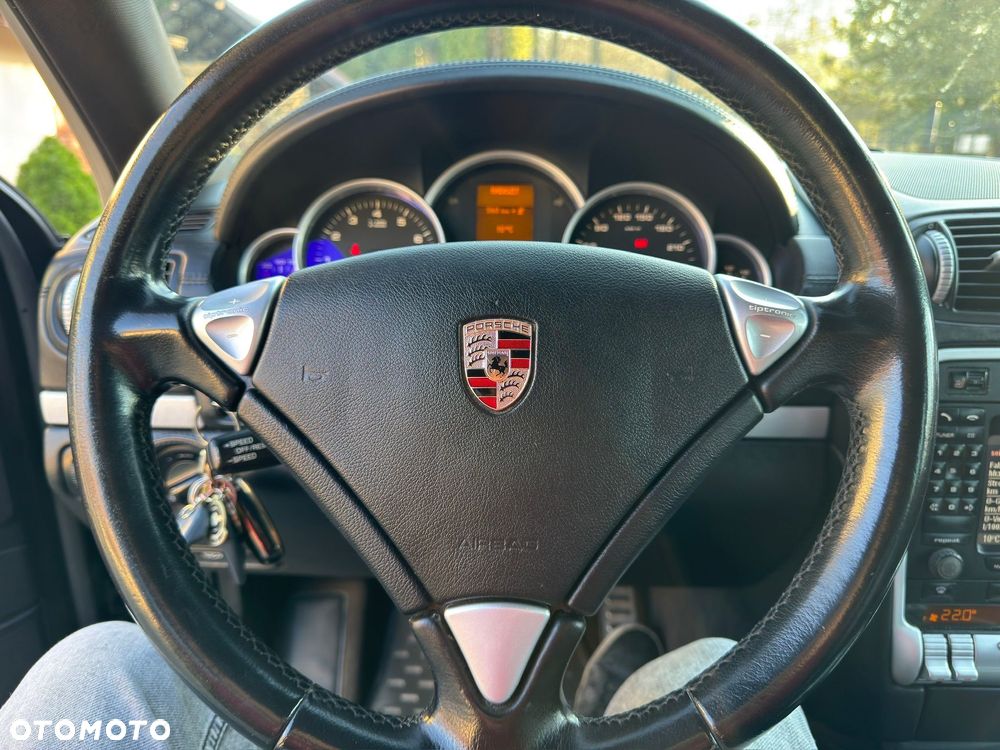 Porsche Cayenne - 18