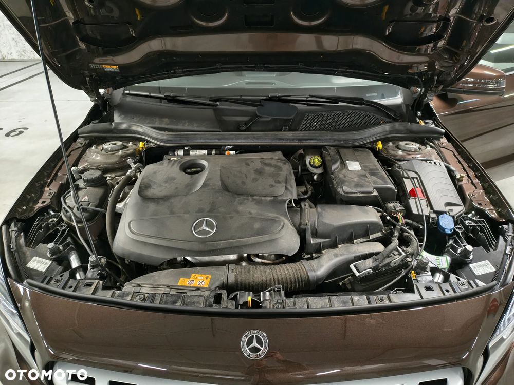 Mercedes-Benz GLA 180 - 15