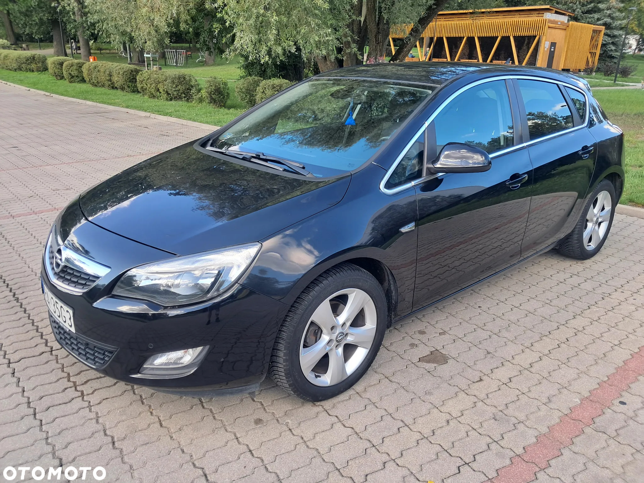 Opel Astra IV 1.4 T Cosmo - 9