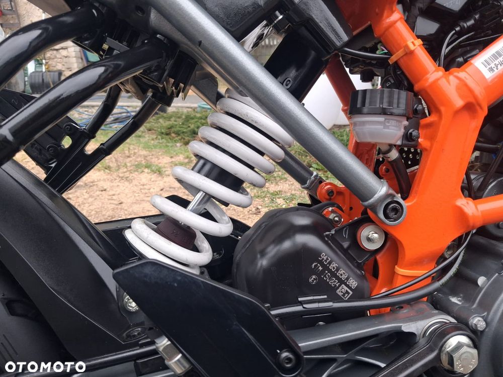 KTM Duke - 18