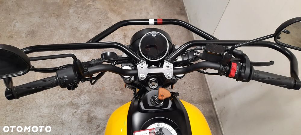 Yamaha XSR - 12