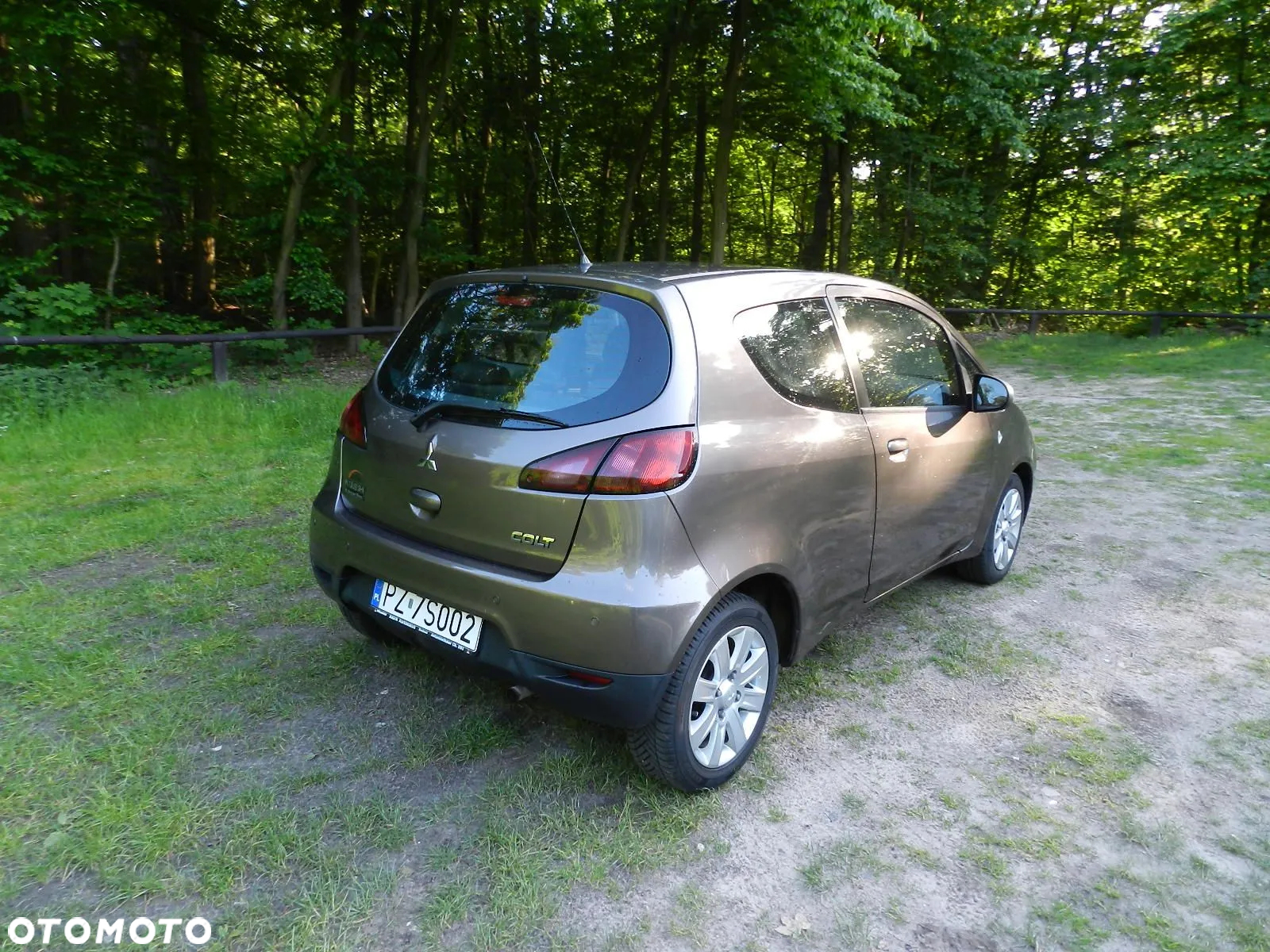 Mitsubishi Colt - 10