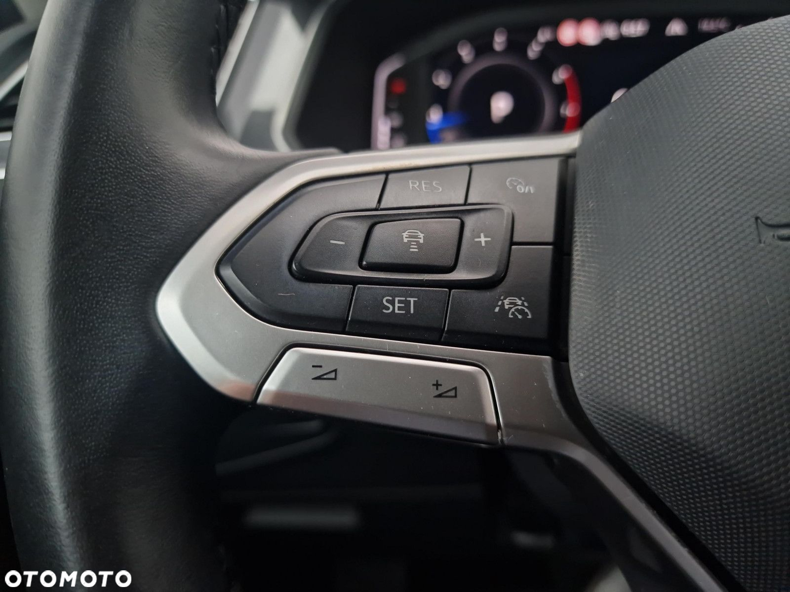 Volkswagen Tiguan 2.0 TSI 4Mot Elegance DSG - 33