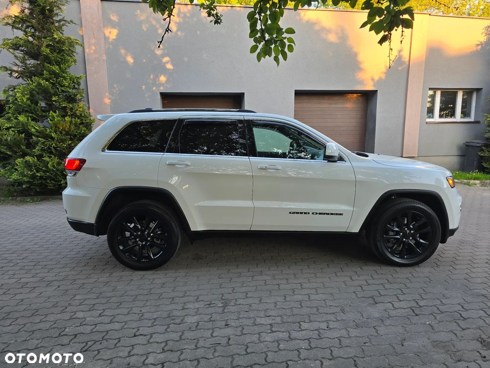 Jeep Grand Cherokee - 35