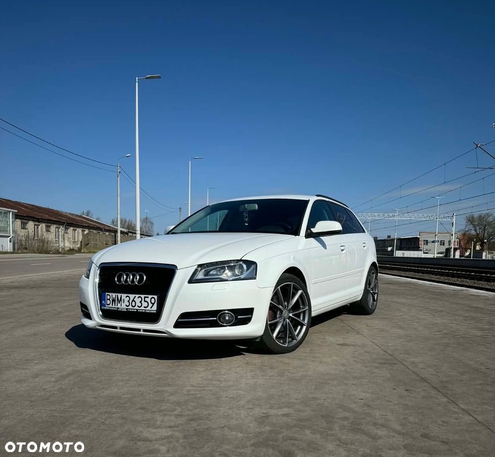 Audi A3 Sportback - 1