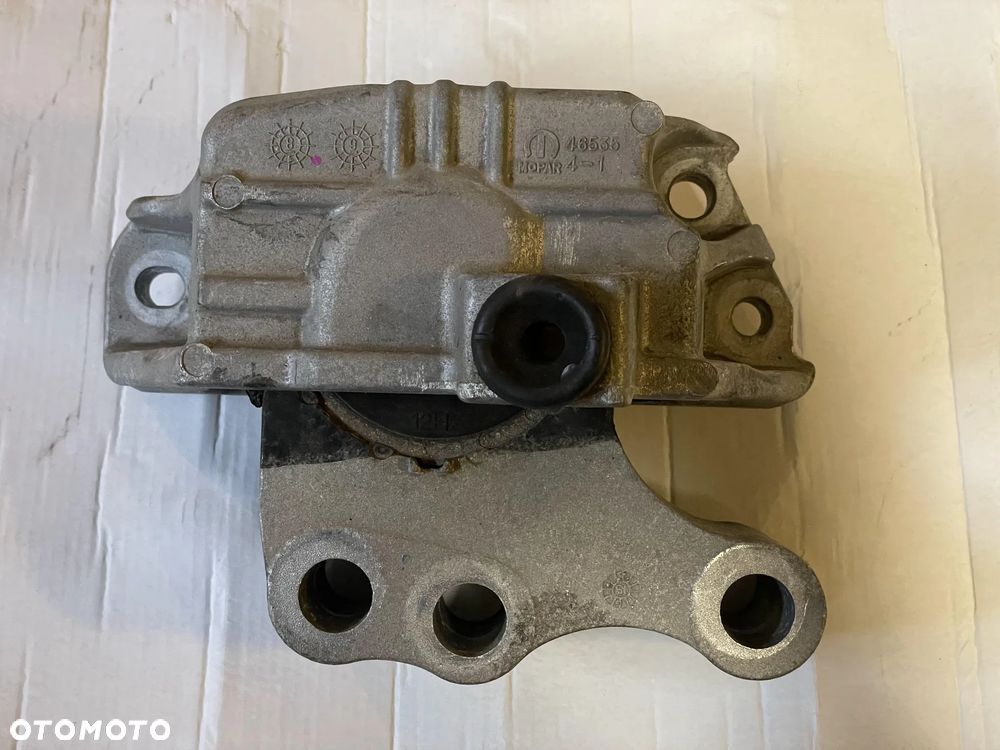 Łapa silnika JEEP COMPAS II  P68252999AC - 1