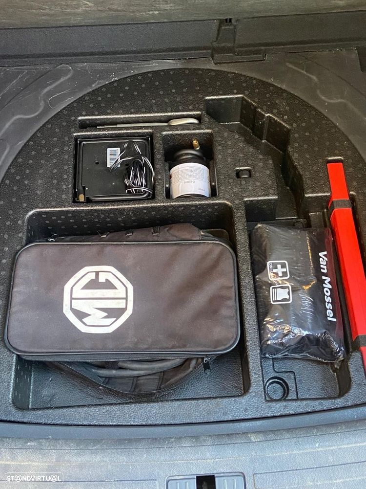 MG ZS EV Luxury - 32