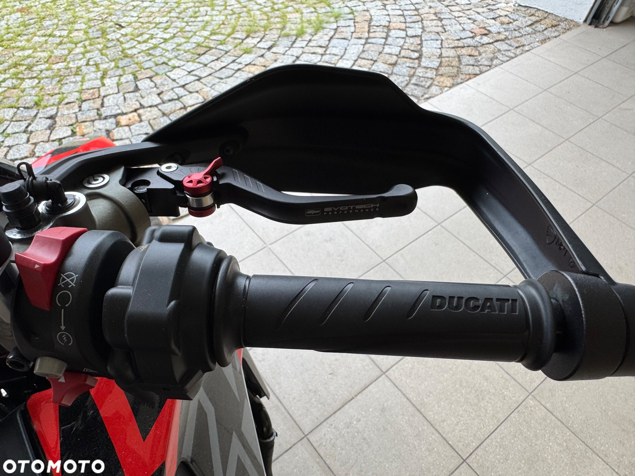 Ducati Hypermotard - 13