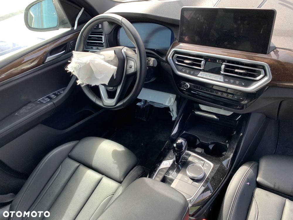 BMW X3 xDrive30i - 16