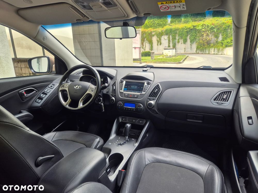 Hyundai ix35 2.0 CRDi 4WD Automatik Fifa World Cup Gold Edition - 13