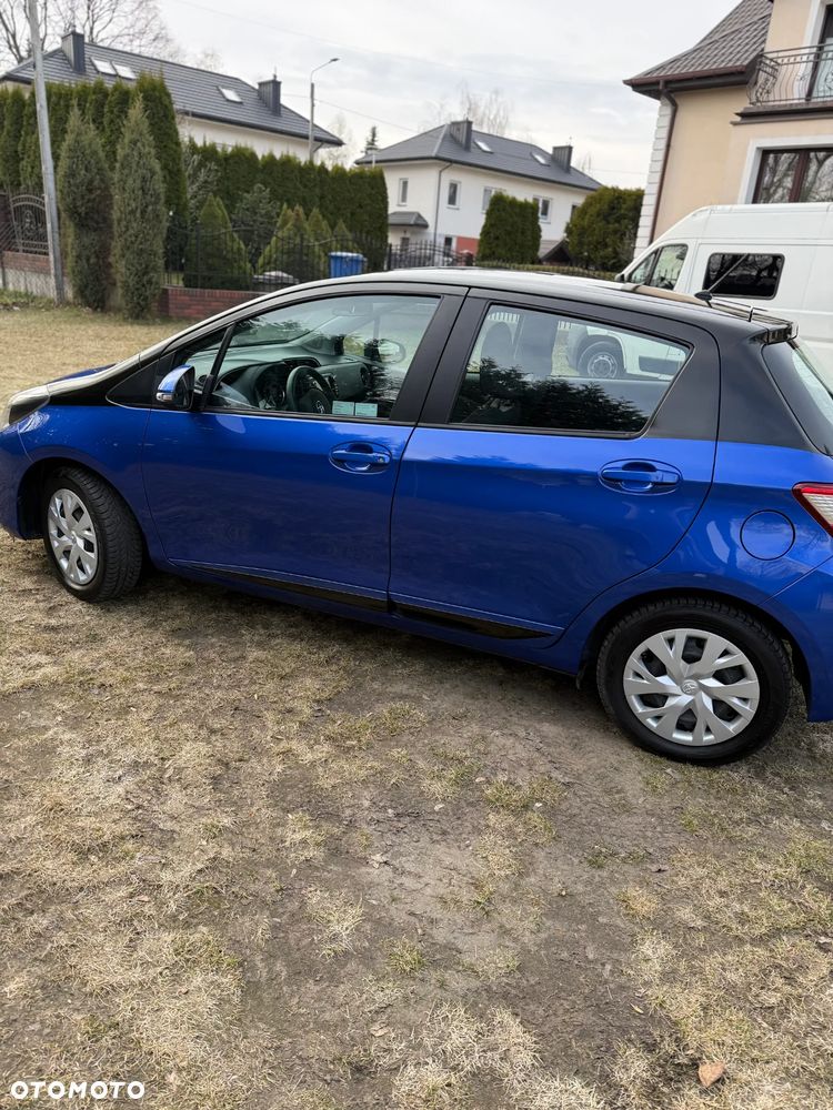 Toyota Yaris 1.5 Premium - 4