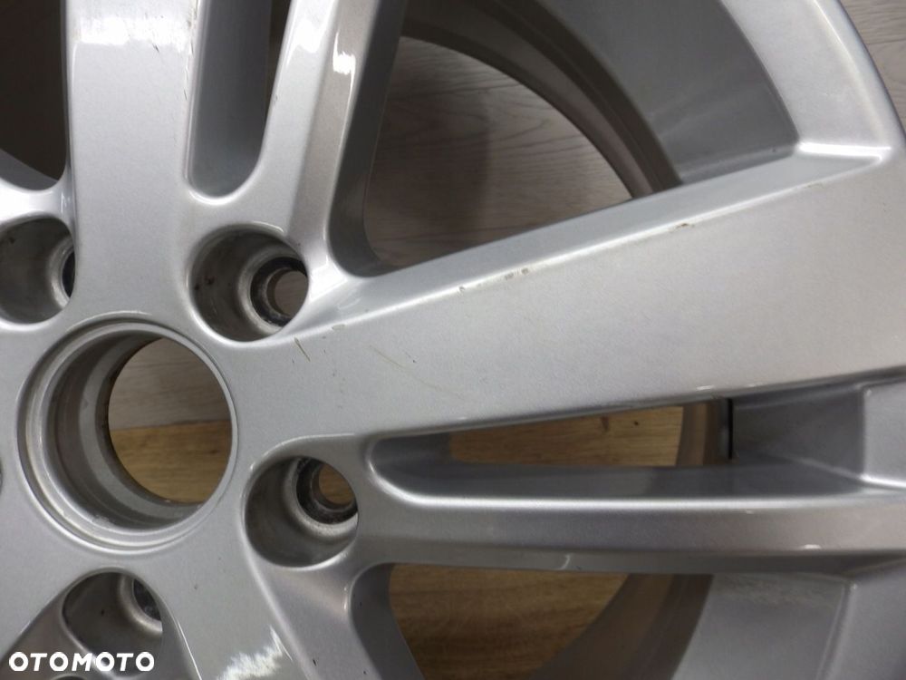 Felga VW Golf VI 5K0 6.5Jx16H2 Et50 5x112 - 6