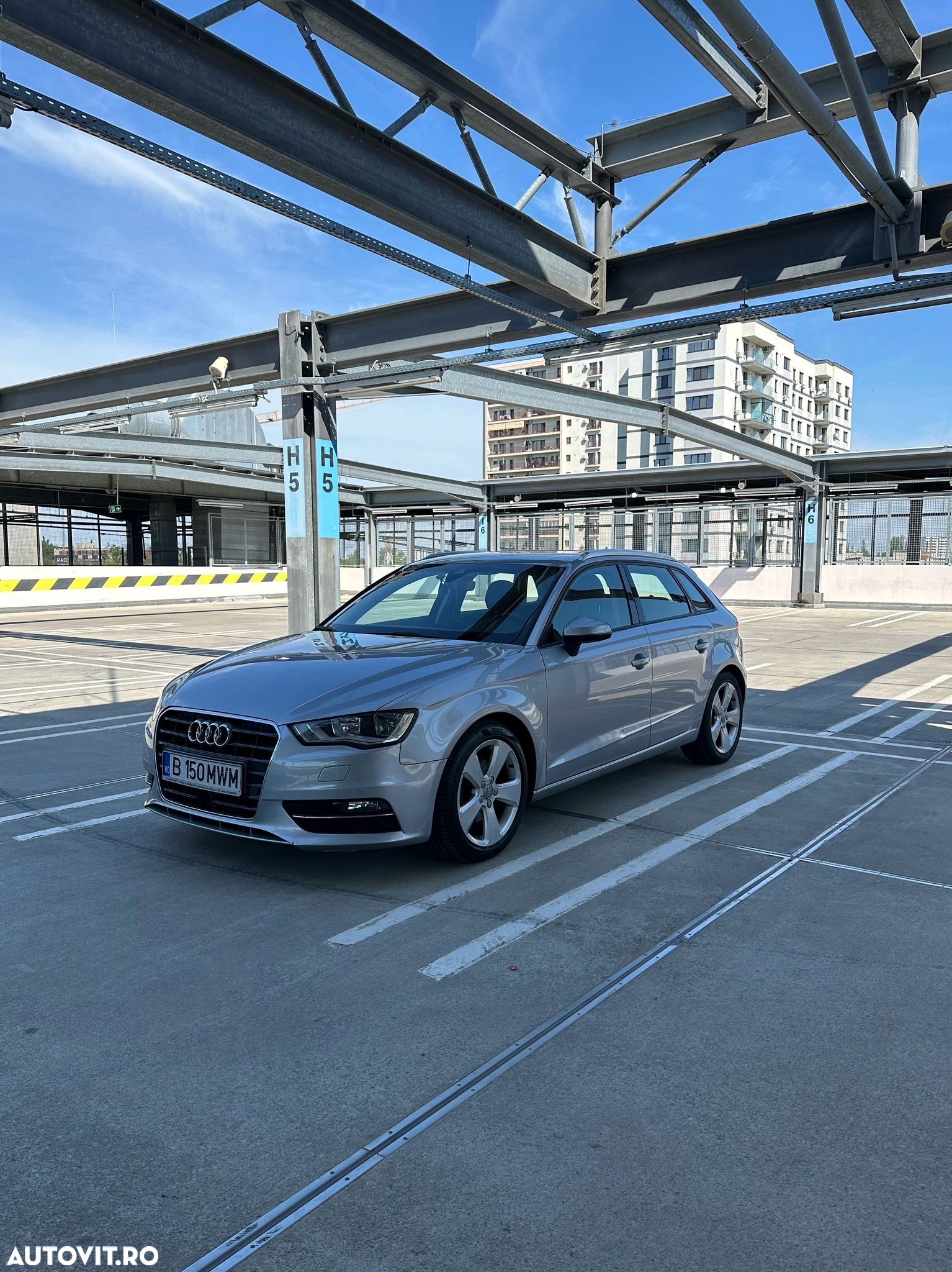 Audi A3 1.6 TDI clean Stronic Ambition - 1
