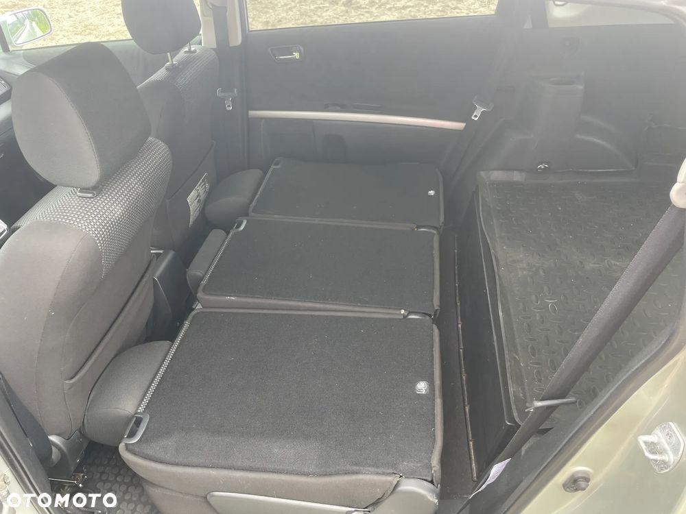 Toyota Corolla Verso - 13