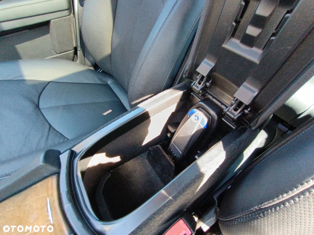 Mercedes-Benz Klasa E 300 BLUETEC Avantgarde - 24