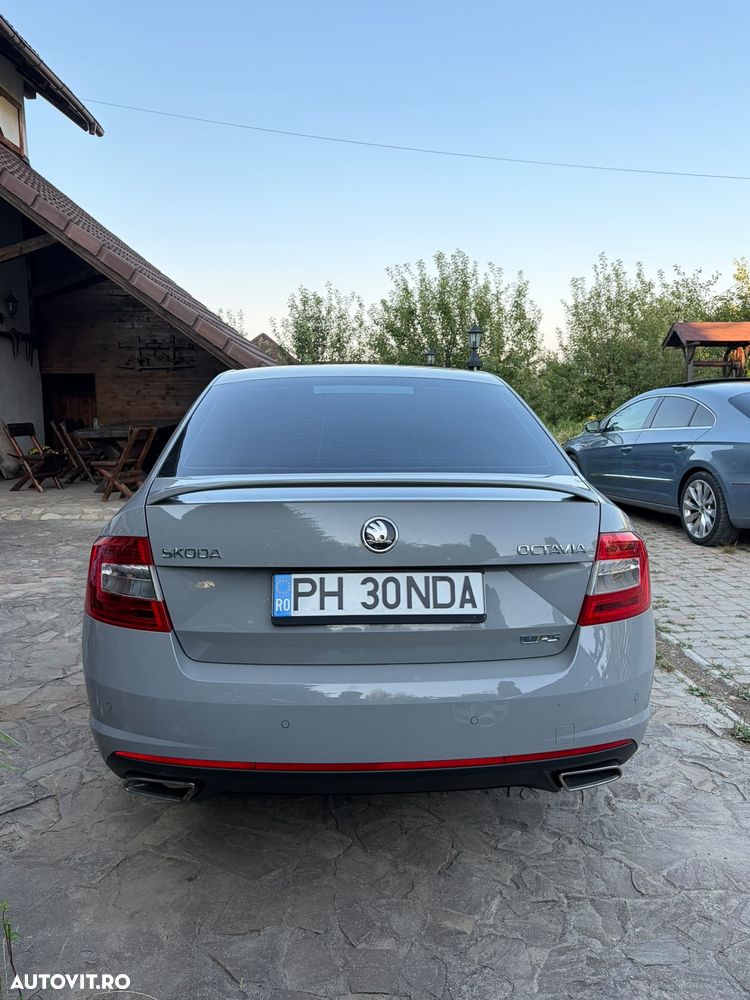 Skoda Octavia 2.0 TDI RS - 10