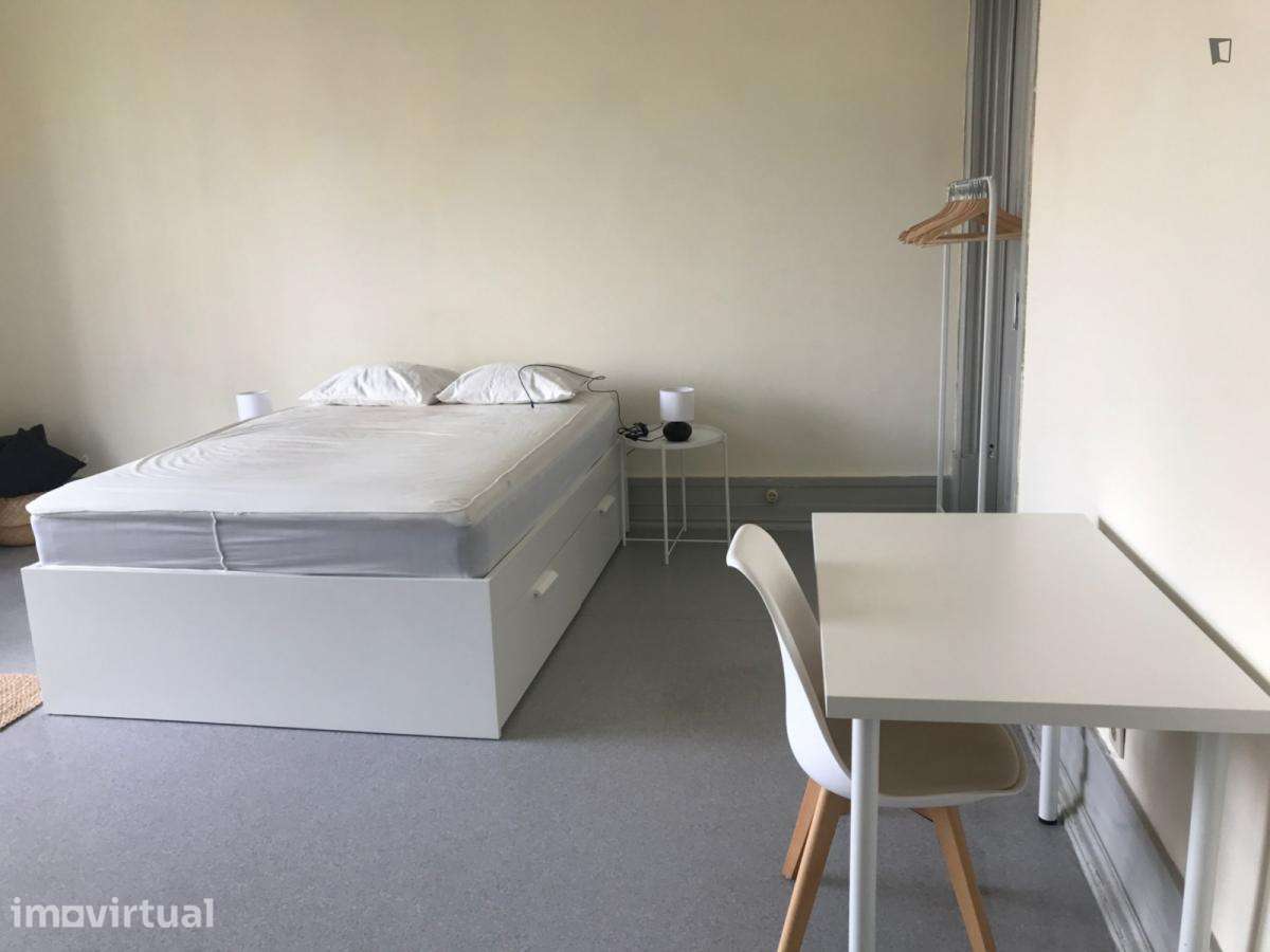 Quarto - localizado em Marquês de Pombal Lisbon - Grande imagem: 3/12