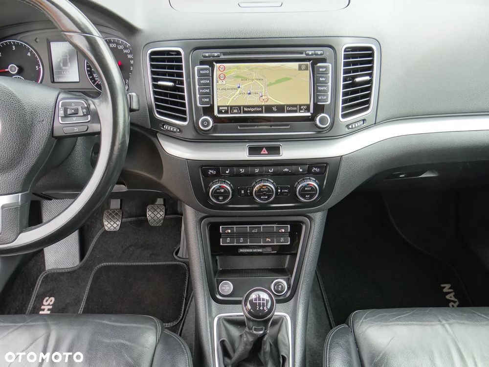 Volkswagen Sharan 2.0 TDI Blue Motion Highline - 25