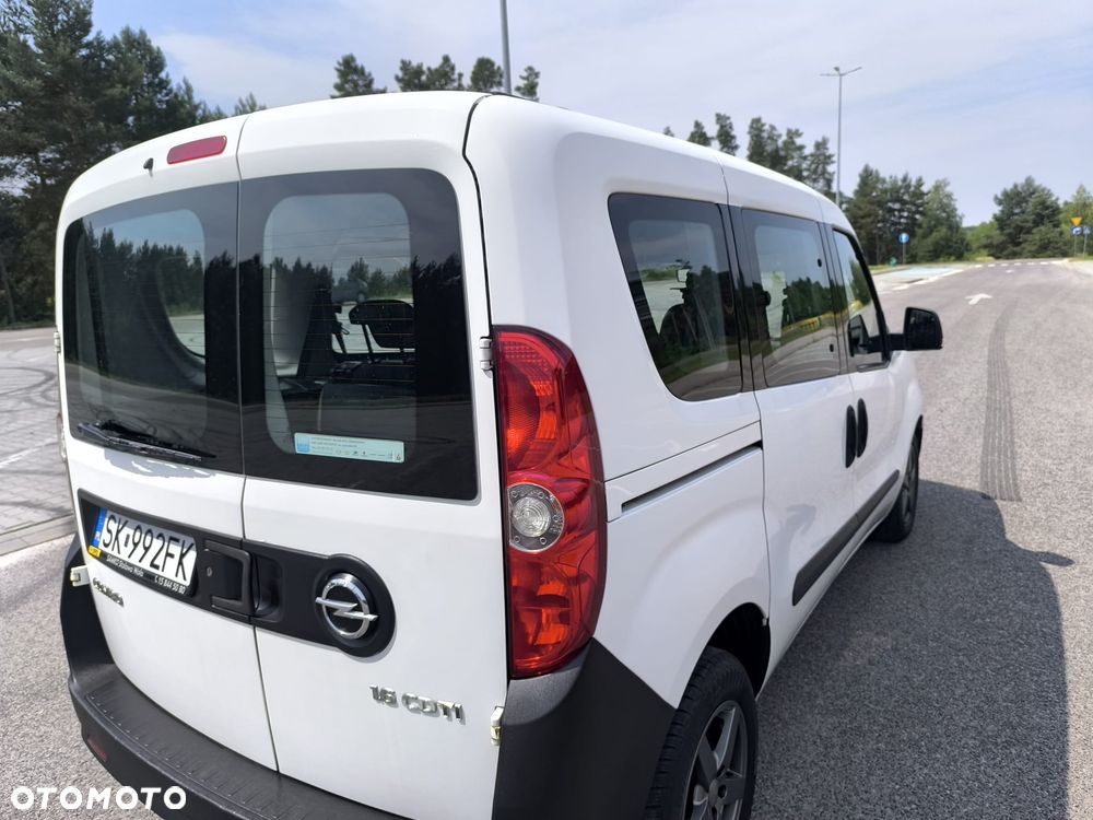 Opel Combo 1.6 CDTI Cosmo - 29