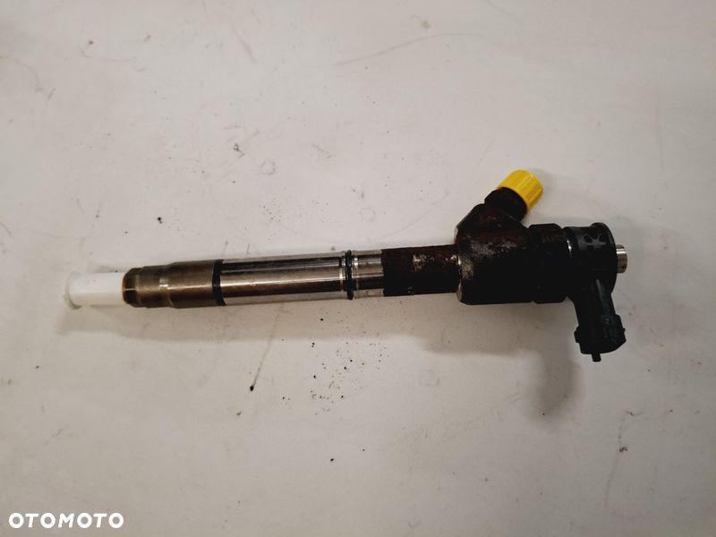 HYUNDAI TUCSON III 3 SPORTAGE III 3 1.7 CRDI WTRYSKIWACZ PALIWA 33800-2A610 - 2