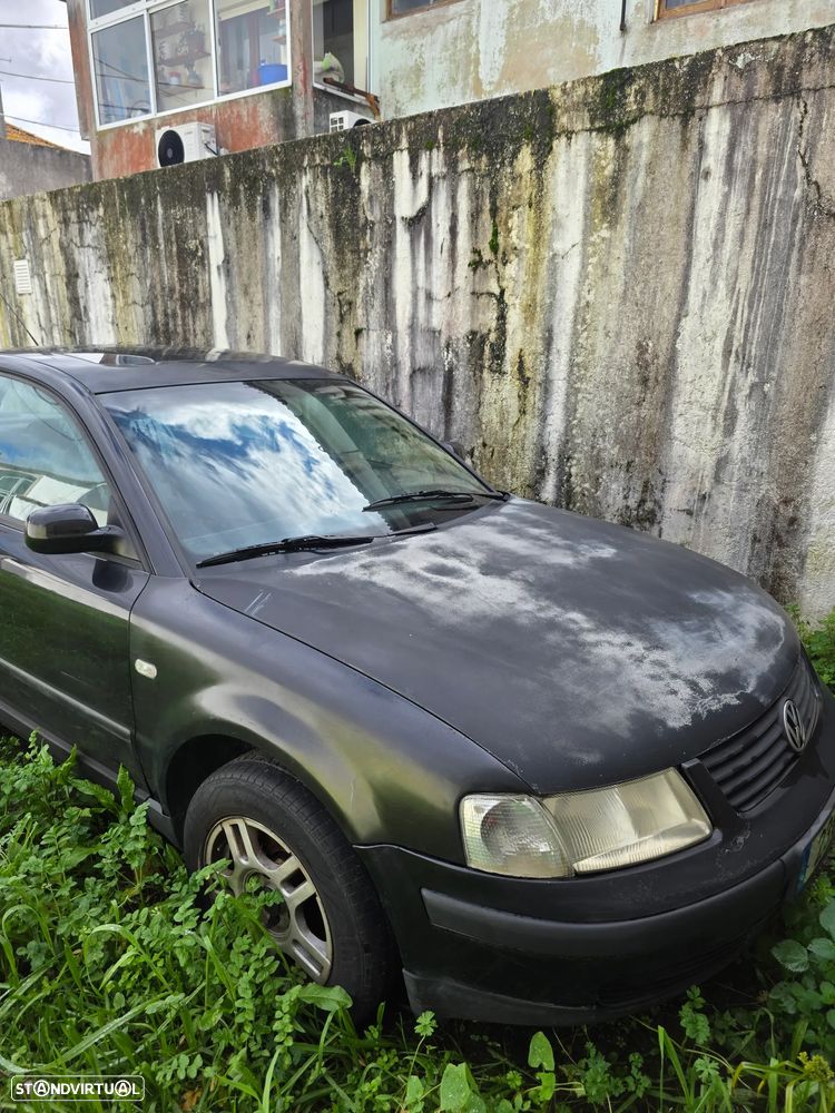 VW Passat 1.9 TDi Confortline - 1