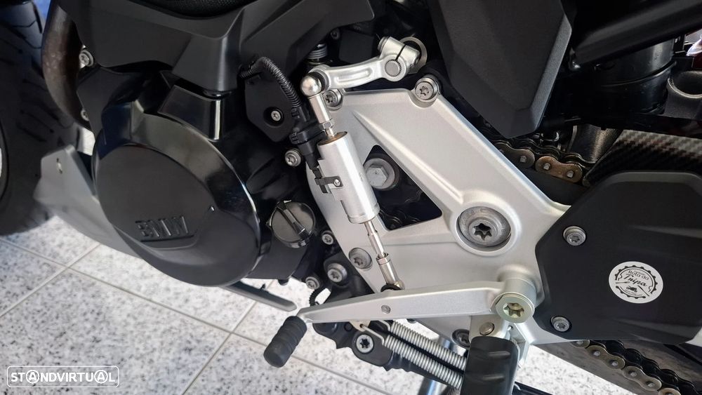 BMW F 900 XR Triple Black - 14