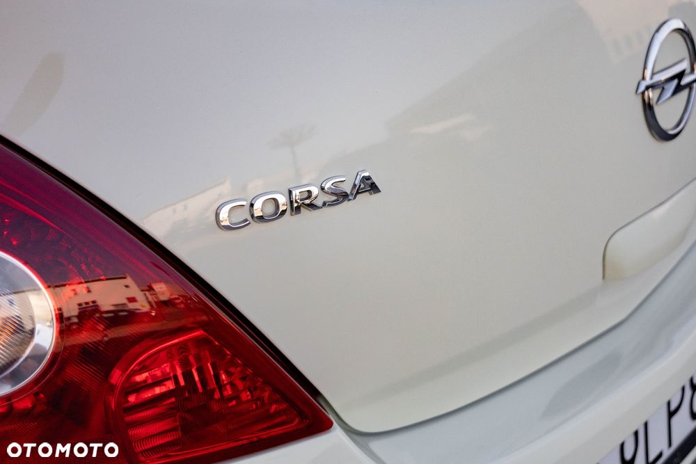 Opel Corsa 1.4 16V Edition 150 - 11