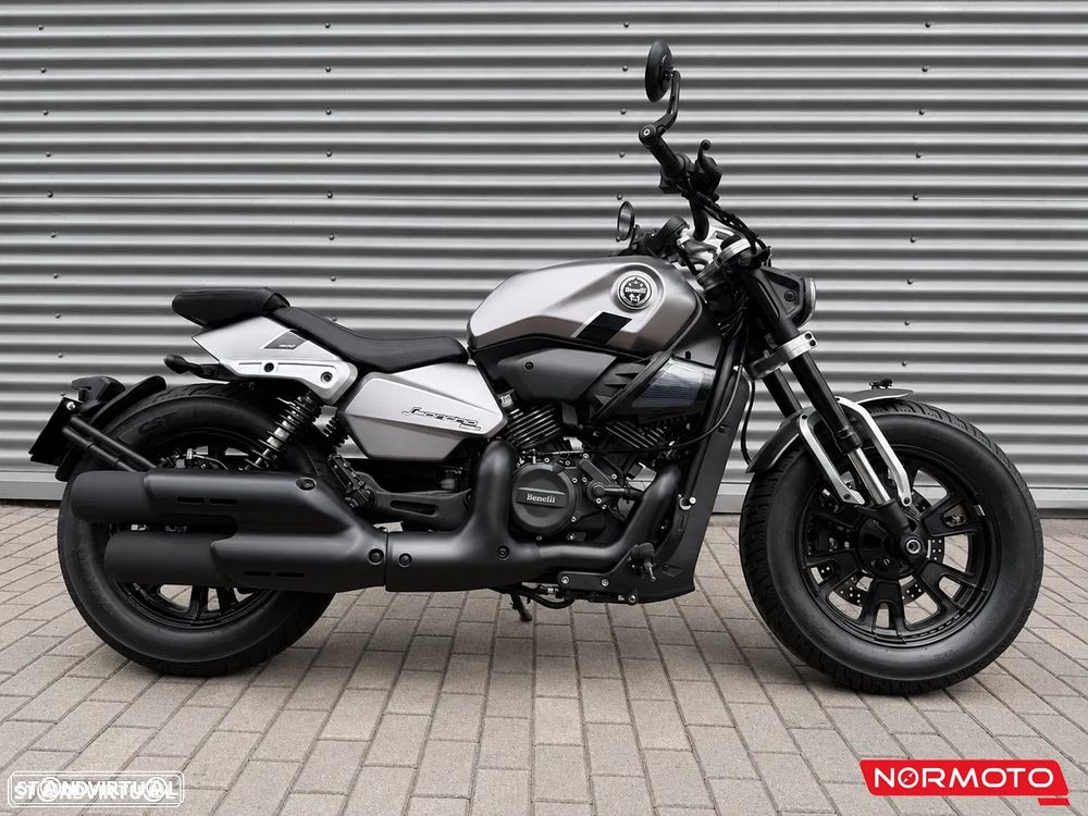Benelli Leoncino Bobber 400 - 10