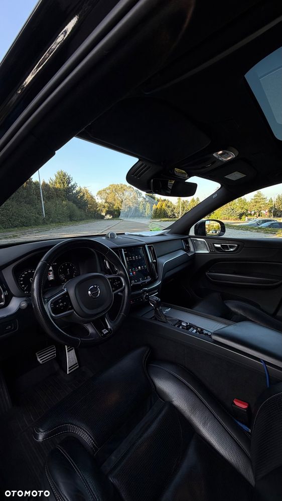 Volvo XC 60 T5 AWD R-Design - 24