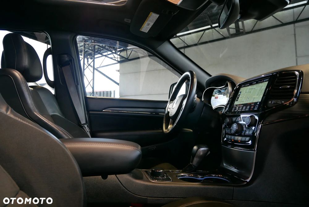 Jeep Grand Cherokee - 29