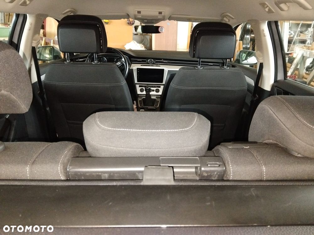 Volkswagen Passat 2.0 TDI SCR Comfortline - 10