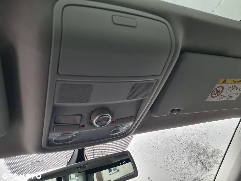 Volkswagen Sharan 2.0 TDI 4Motion BlueMotion Technology Comfortline - 35