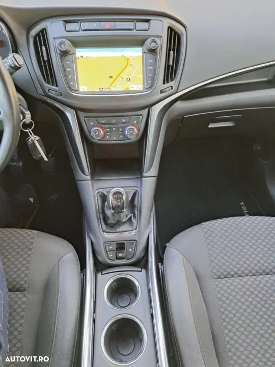 Opel Zafira - 10