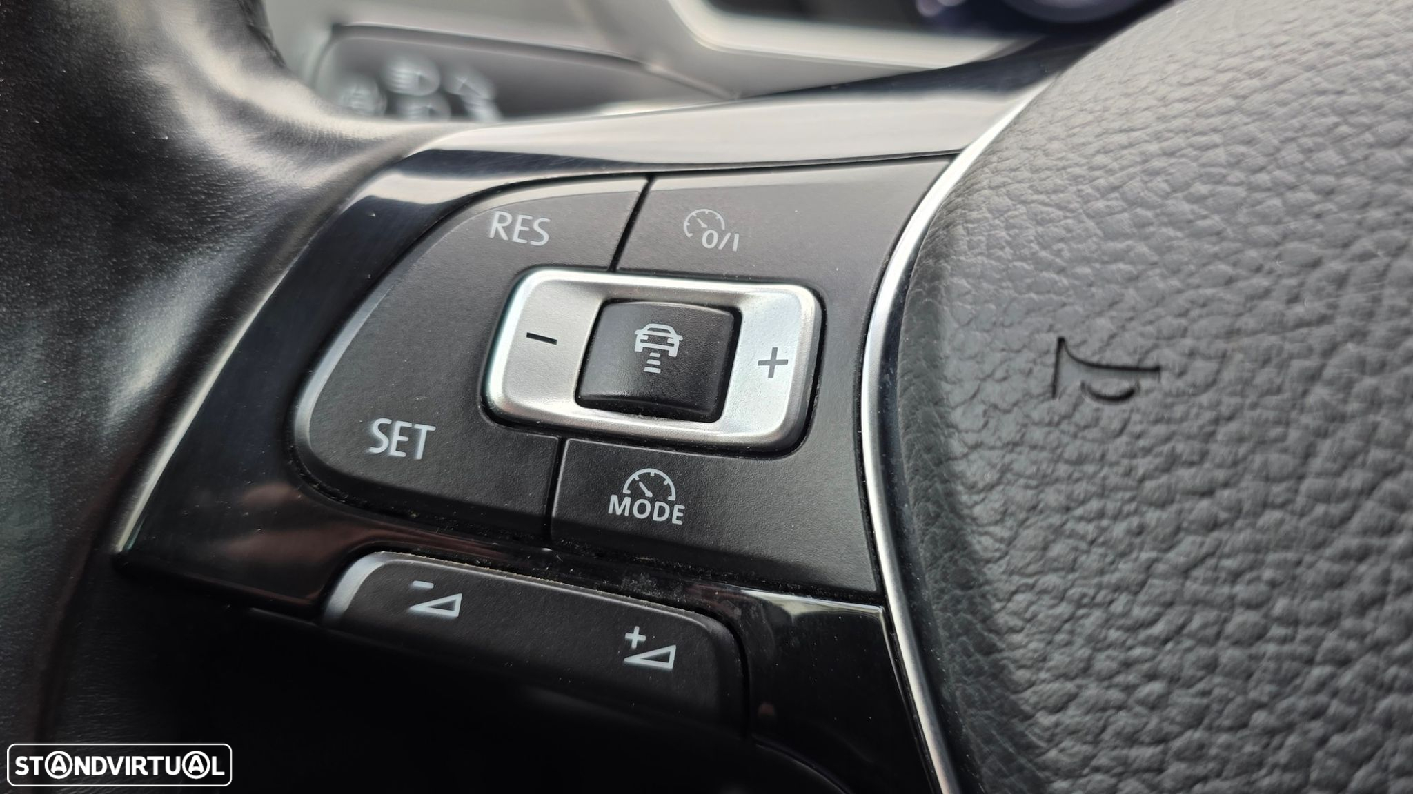 VW Tiguan 2.0 TDI R-Line - 32