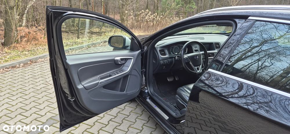 Volvo V60 T5 Drive-E R-Design Summum - 16