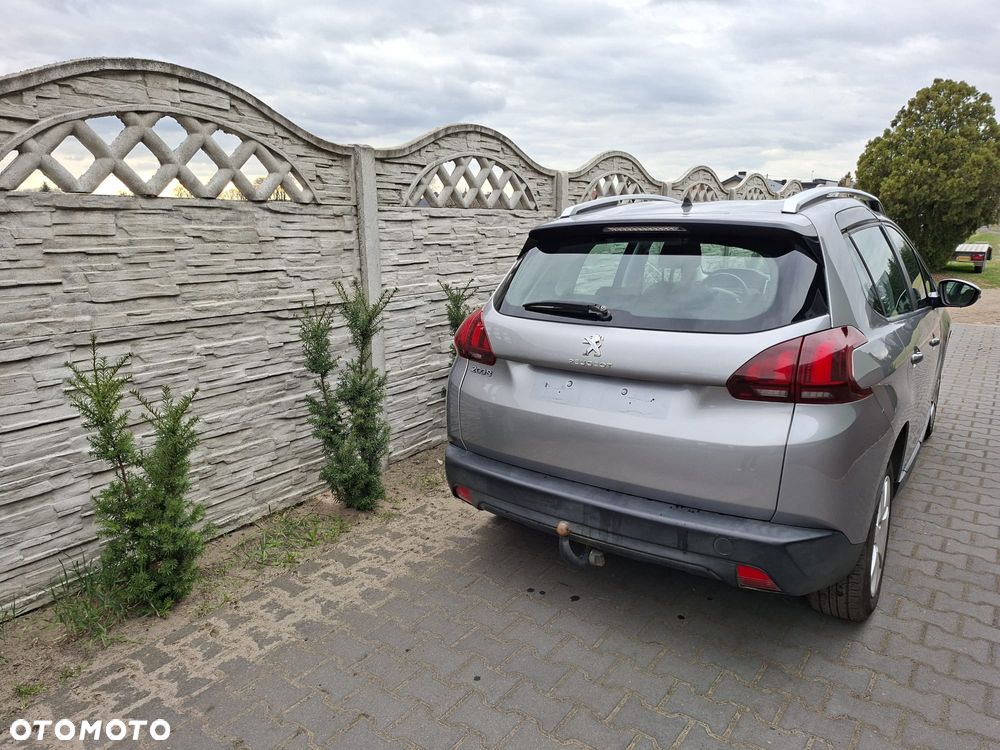 Peugeot 2008 BlueHDi 100 STOP & START Style - 21