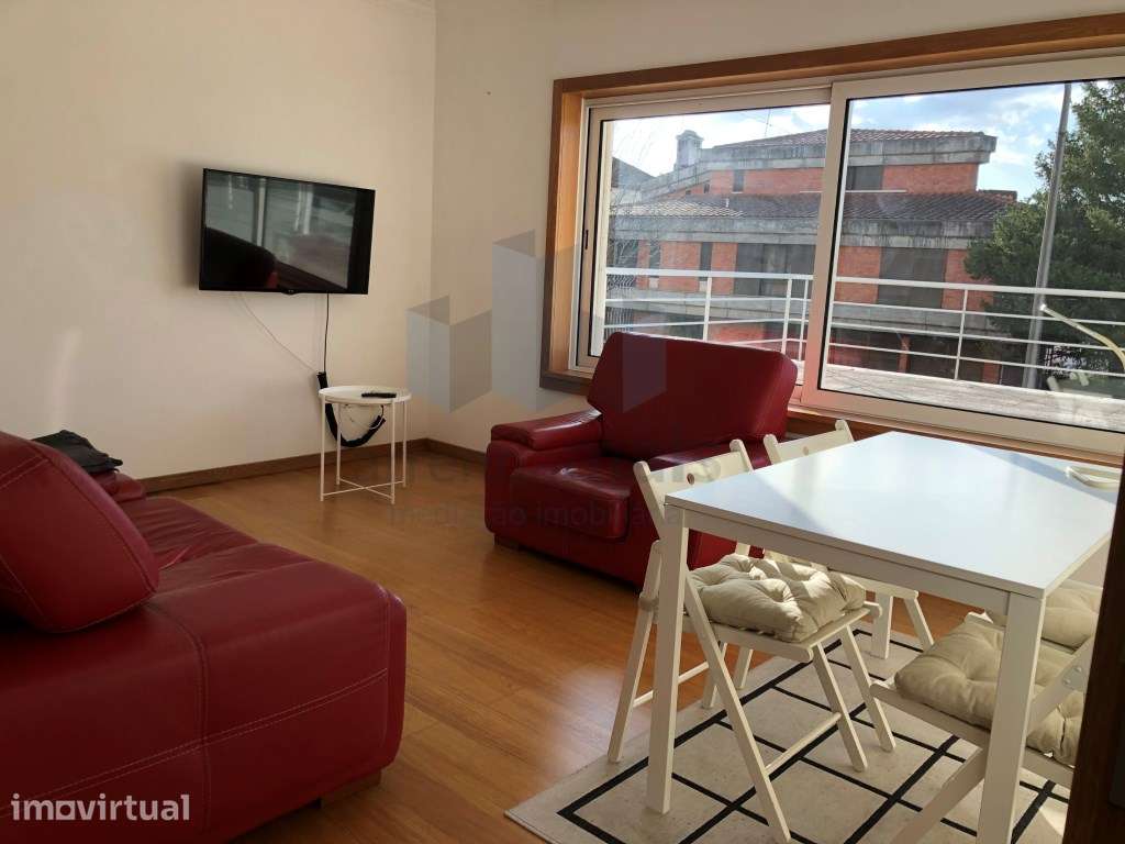 Arrenda-se Apartamento T1 , mobilado e equipado, com lugar de garag... - Grande imagem: 3/15