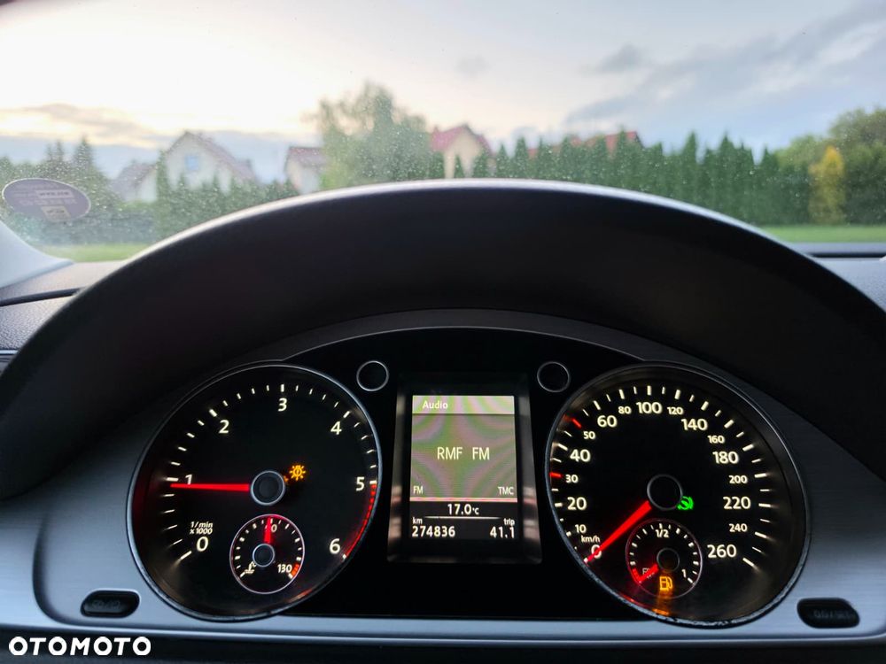 Volkswagen Passat - 19