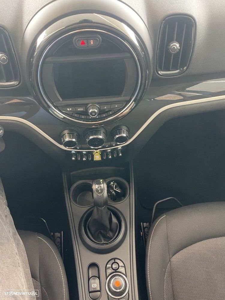 MINI Countryman Cooper SE ALL4 Auto - 11